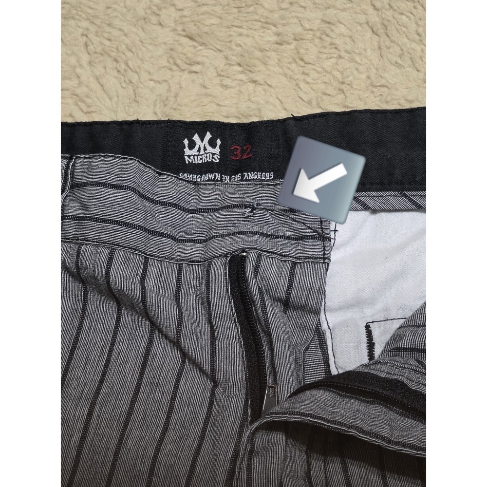 Mickos Mens 32 Gray Black Pinstripe Shorts Skate Streetwear Punk Goth Read Flaw - Picture 3 of 9
